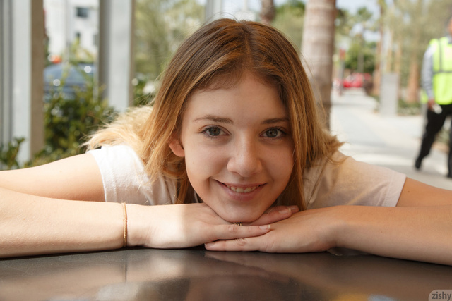 'Trip To The Beach' with Sloan Kendricks via Zishy - Pic #8