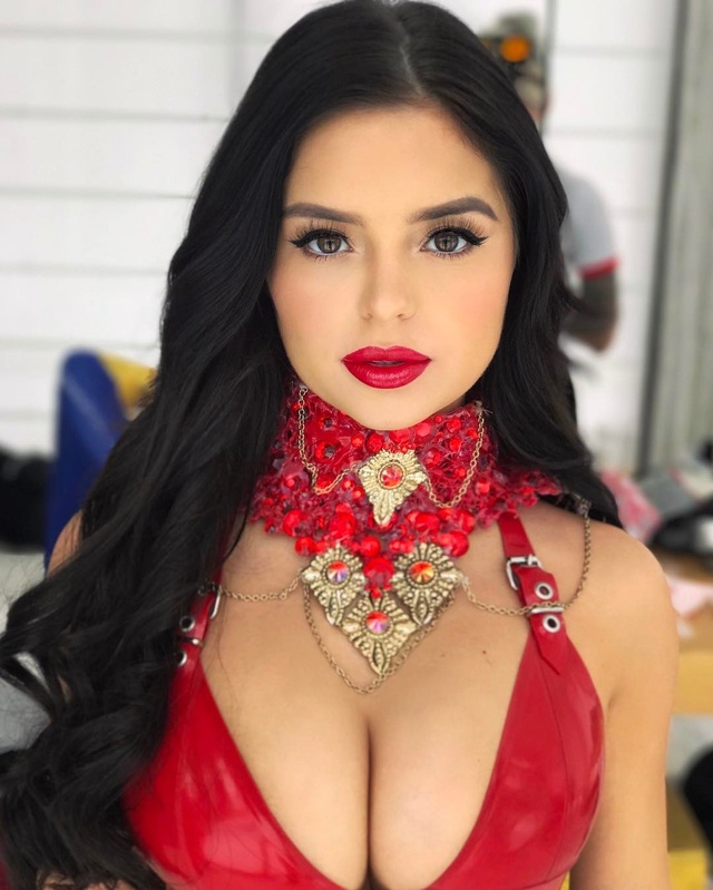 'Candids 2019' with Demi Rose Mawby via Mr Skin - Pic #11