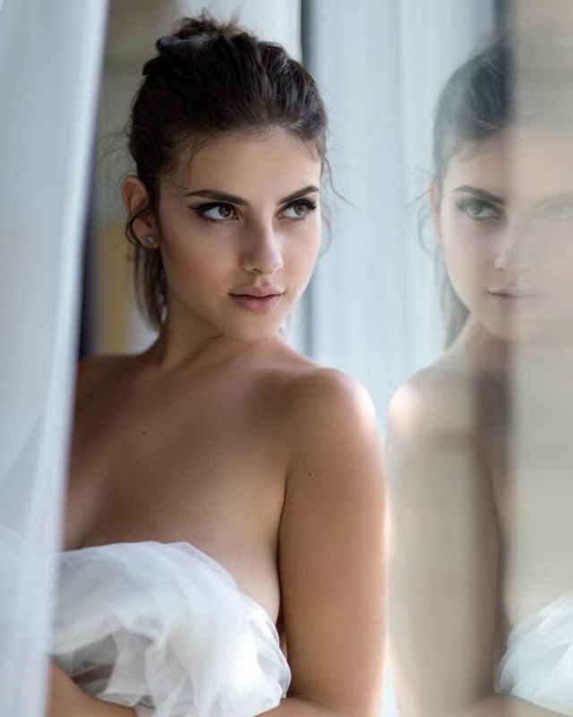 'Nude Pics Of Busty Spanish Goddess' with Judit Guerra via Mr Skin - Pic #1