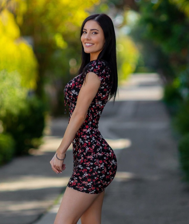 'Busty YouTube Sensation' with Erin Olash via Mr Skin - Pic #2