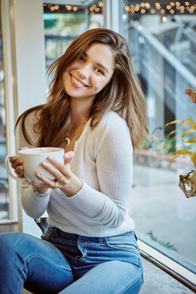 'Cute Brunette' with Elena Safavi via Mr Skin - Pic #7