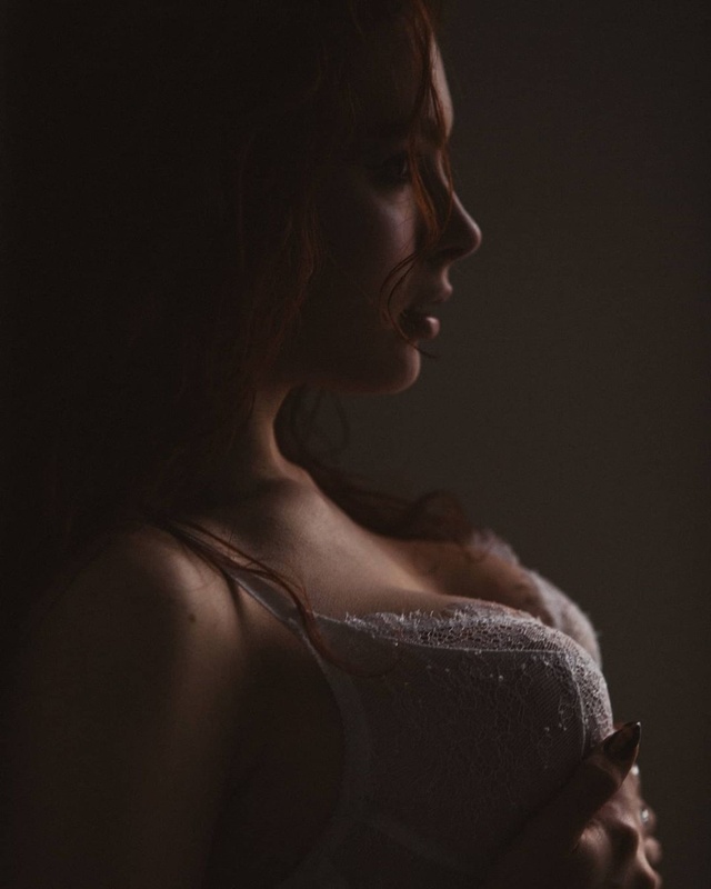 'Busty Redhead Beauty' with Carolina Tiki Vulpes via Mr Skin - Pic #8