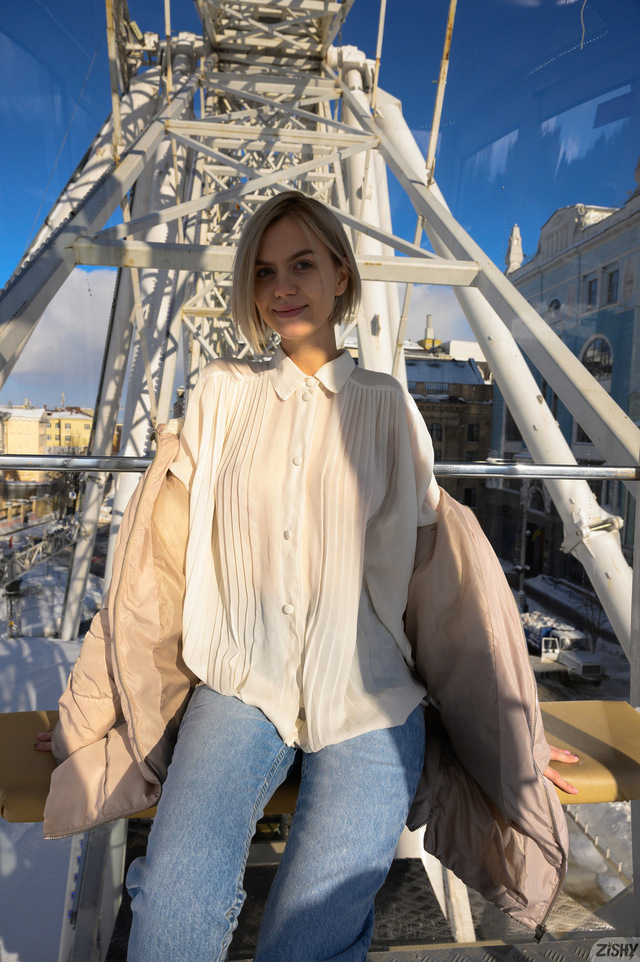 'Snow Angels' with Lana Lane via Zishy - Pic #1